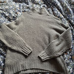 American Eagle knit mock neck